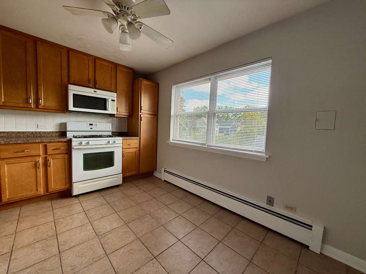 317 S Plum Grove RD #5, Palatine, IL 60067