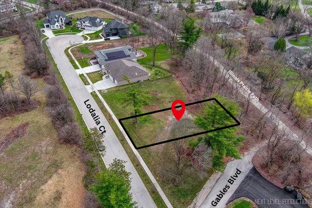 1028 Lodalia CT, Wheaton, IL 60189
