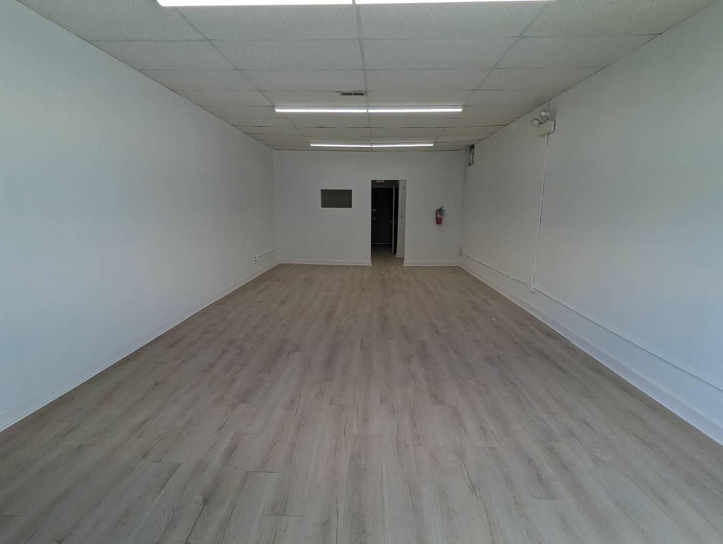 4004-4008 W Montrose AVE, Chicago, IL 60641