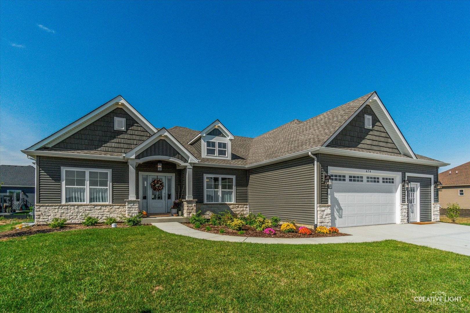668 Cumberland LN, Oswego, IL 60543