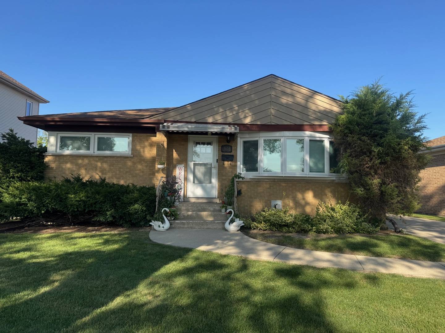 4608 Wesley TER, Schiller Park, IL 60176