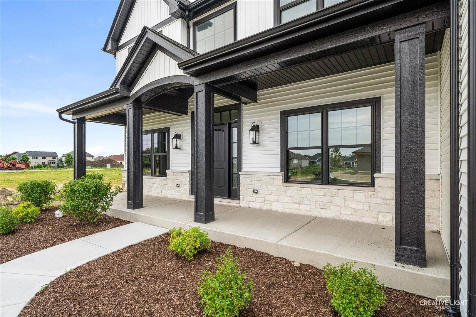 676 cumberland LN, Oswego, IL 60543