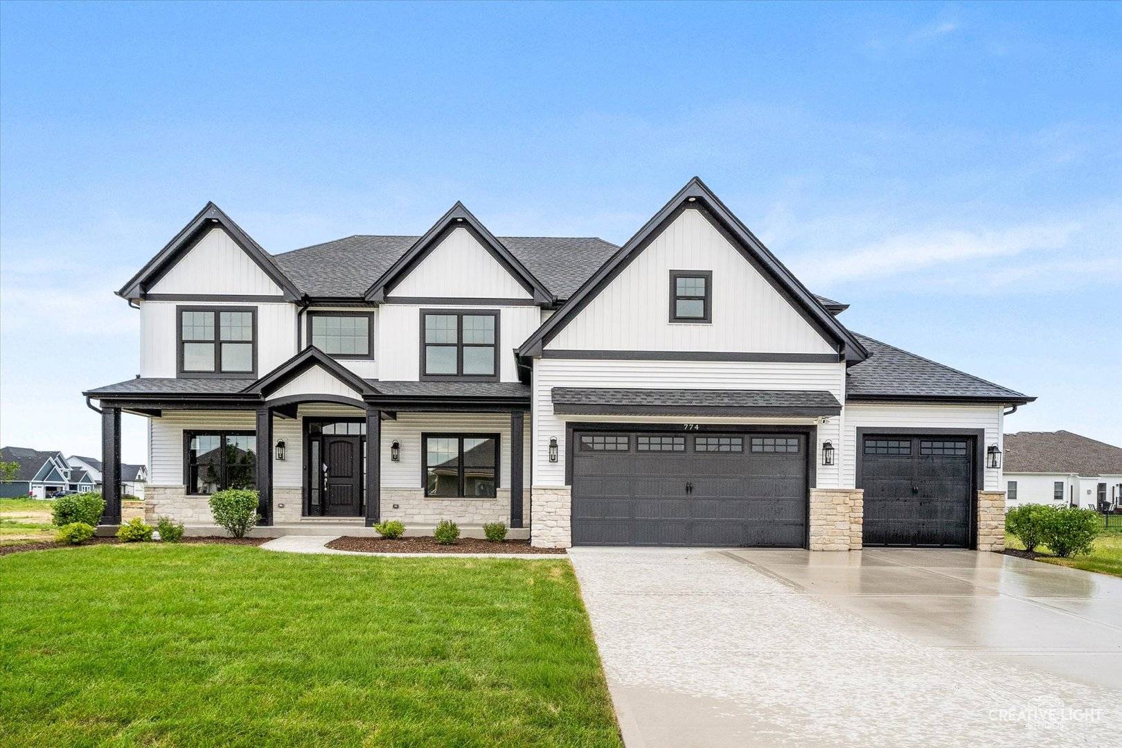 676 cumberland LN, Oswego, IL 60543