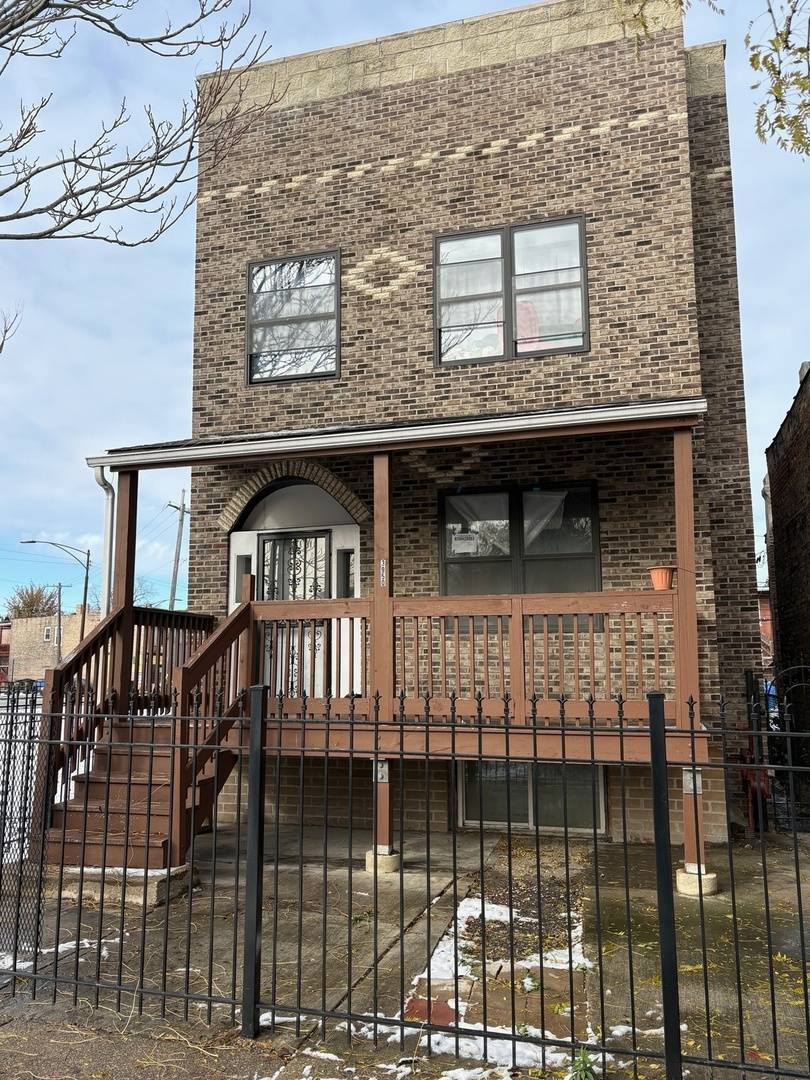 3950 W Polk ST, Chicago, IL 60624