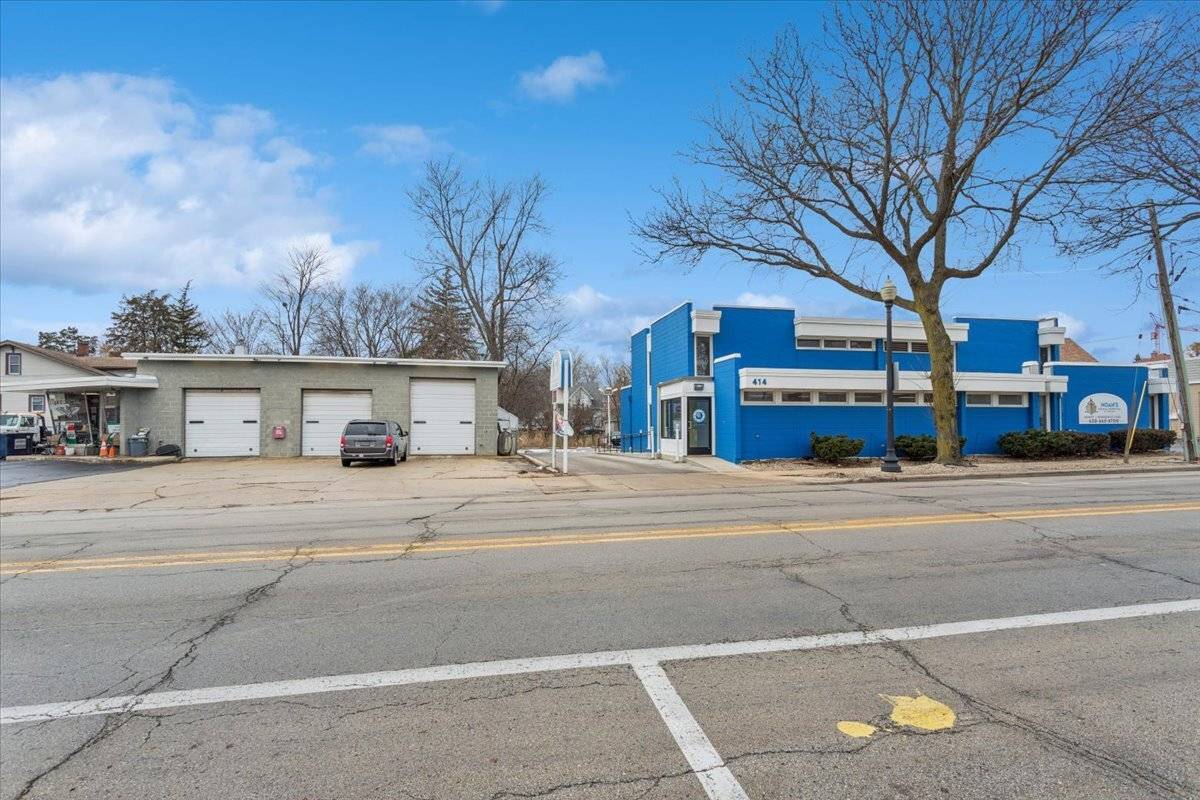 Confidential Main ST, Wheaton, IL 60187