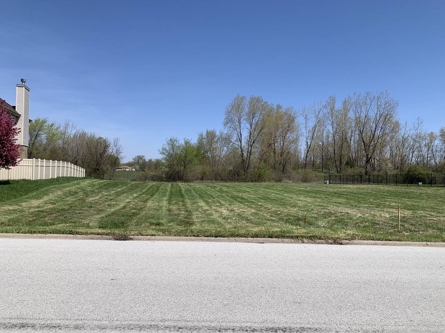 2112 Nichols DR, Lynwood, IL 60411