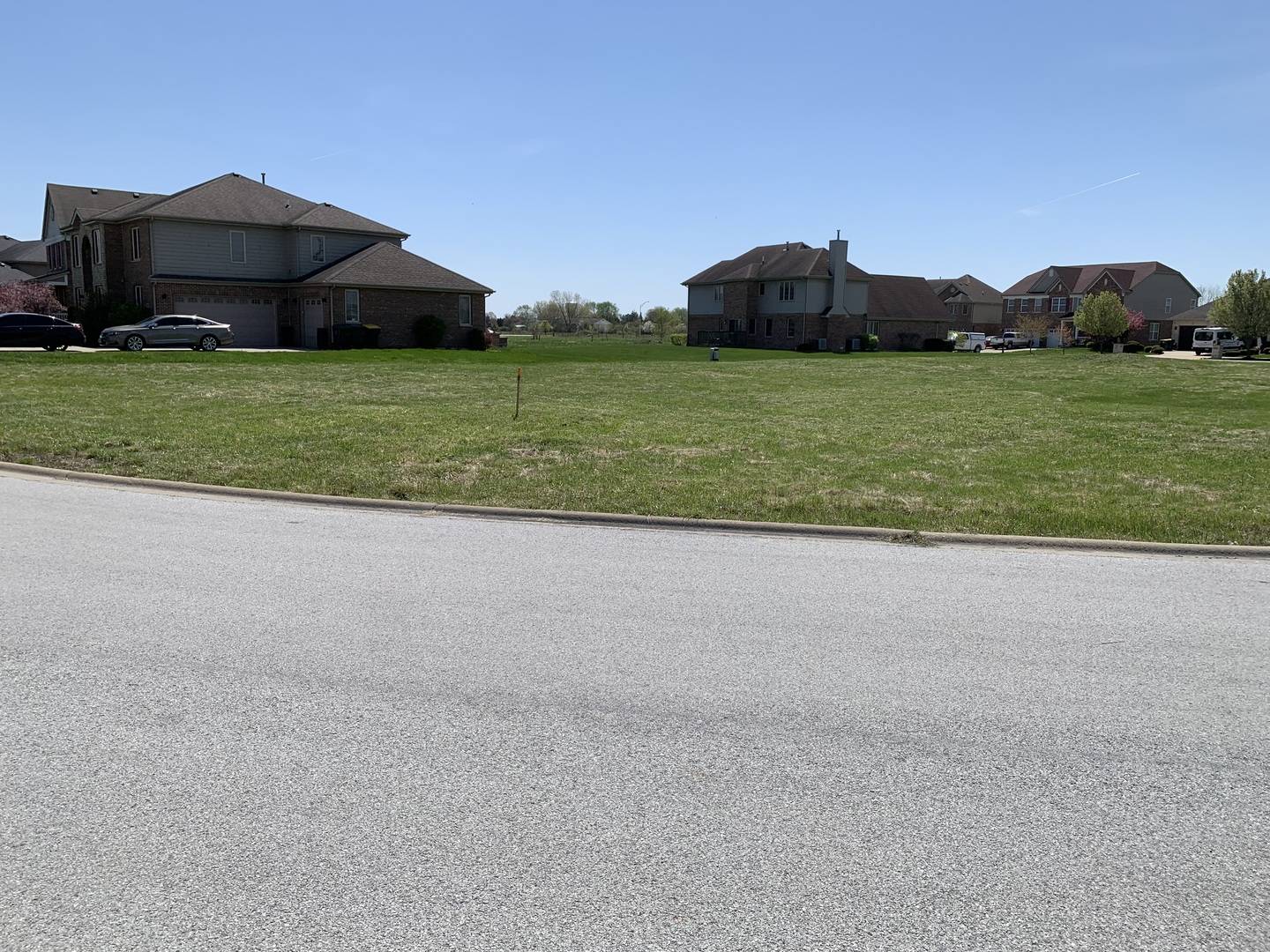 2172 Nichols DR, Lynwood, IL 60411