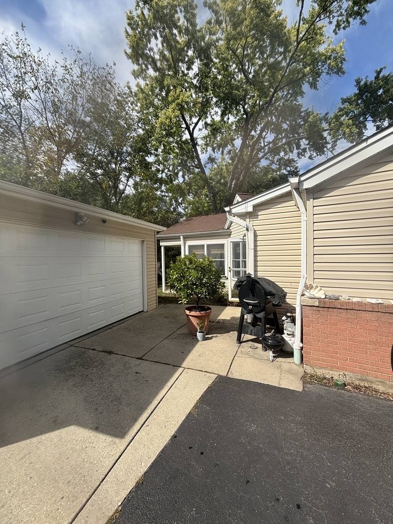 926 Cedar ST, Deerfield, IL 60015