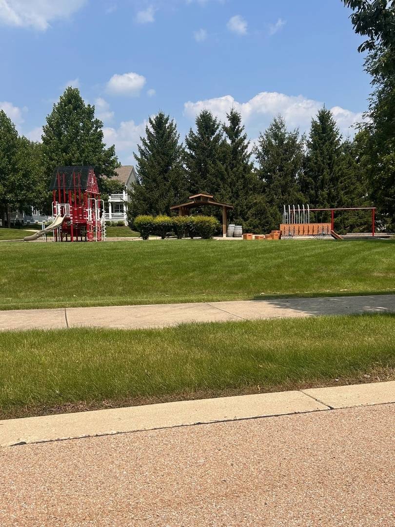 1310 Airs AVE, Sugar Grove, IL 60554
