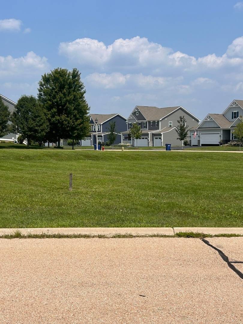 1310 Airs AVE, Sugar Grove, IL 60554