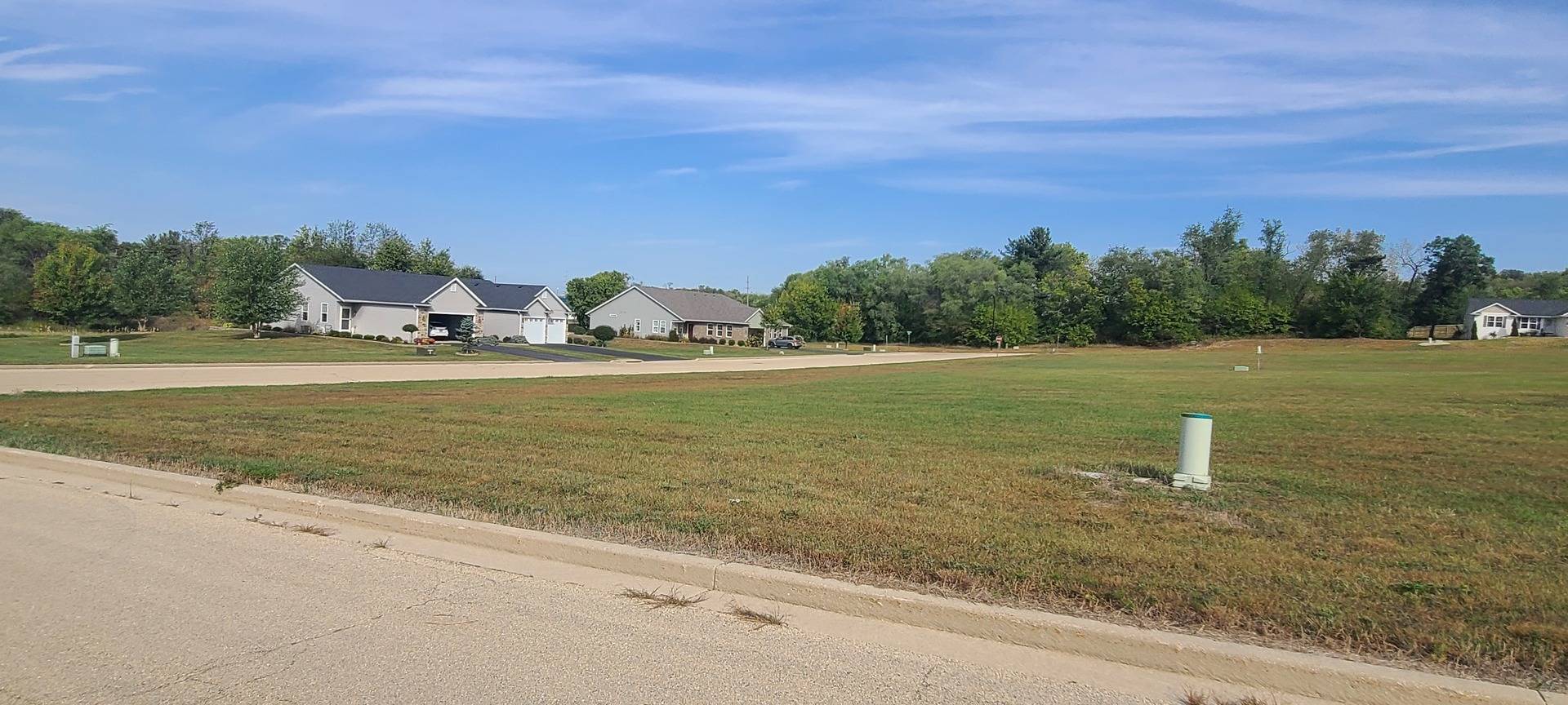 000 Woods DR, Oregon, IL 61061