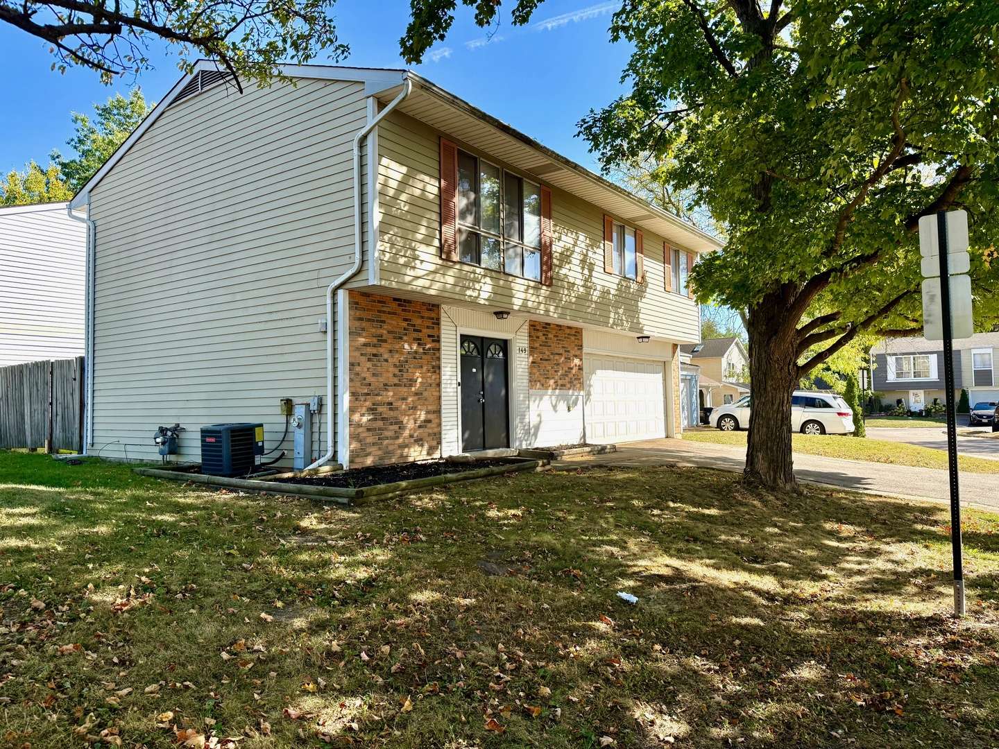 149 Highbury DR, Elgin, IL 60120