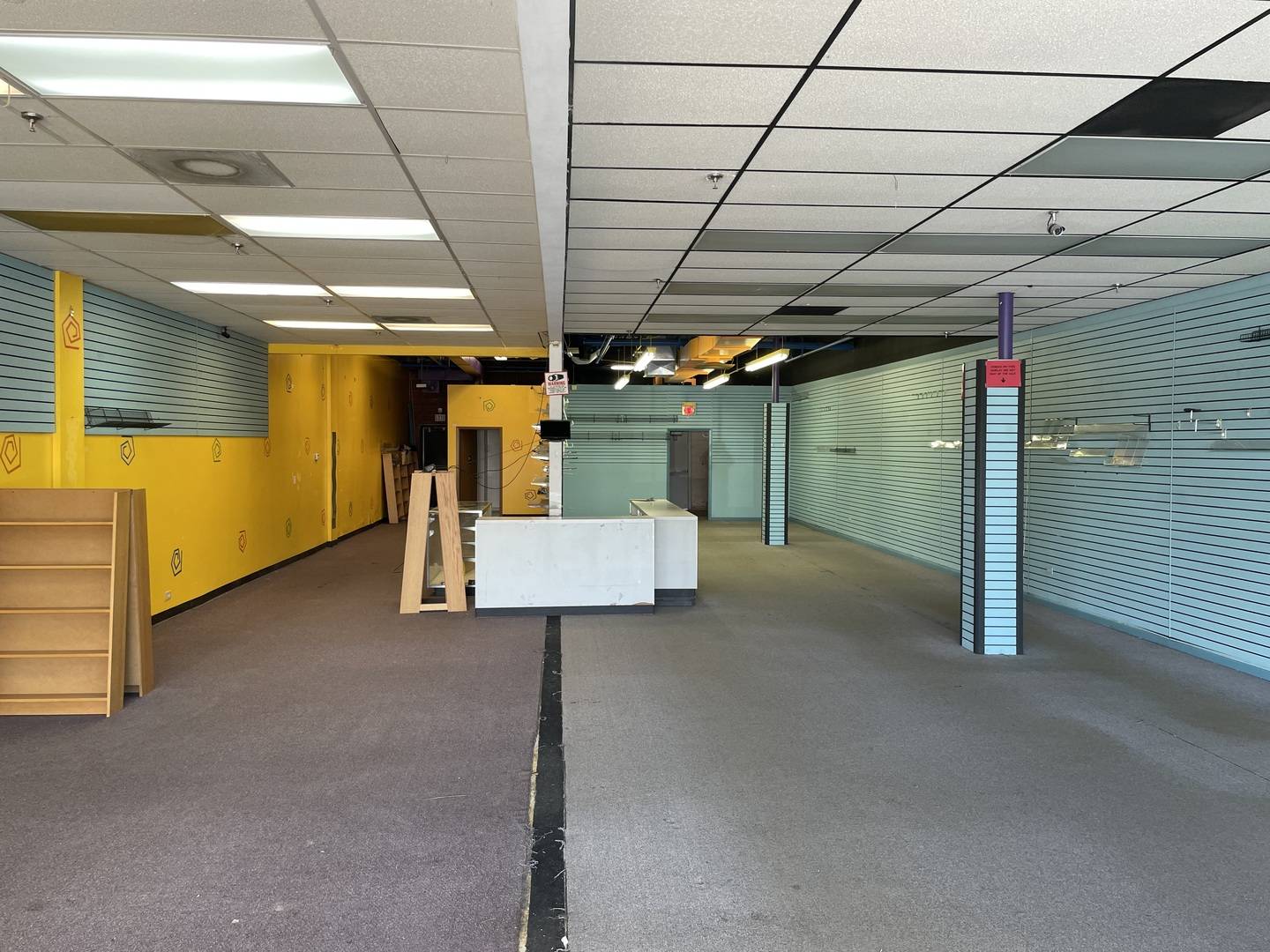 528 S Roselle RD, Schaumburg, IL 60193