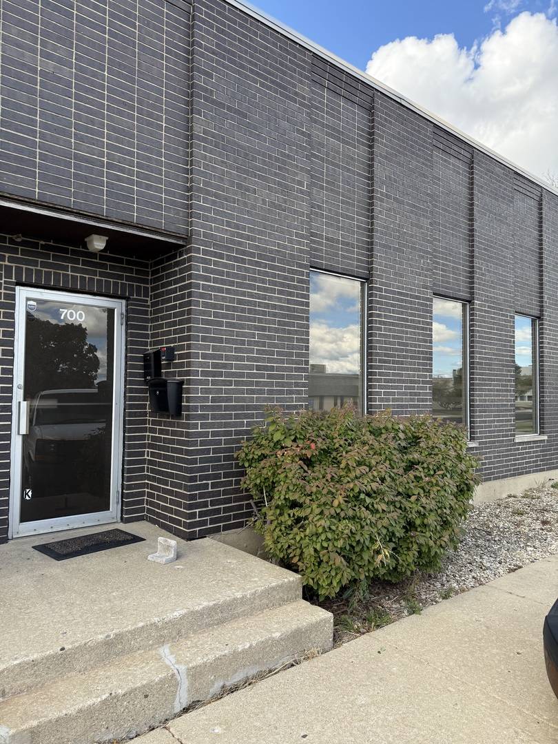 700 BONNIE LN, Elk Grove Village, IL 60007