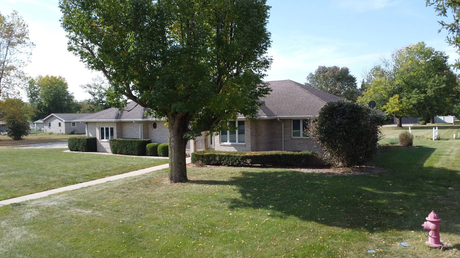 601 N Church ST, Crescent City, IL 60928
