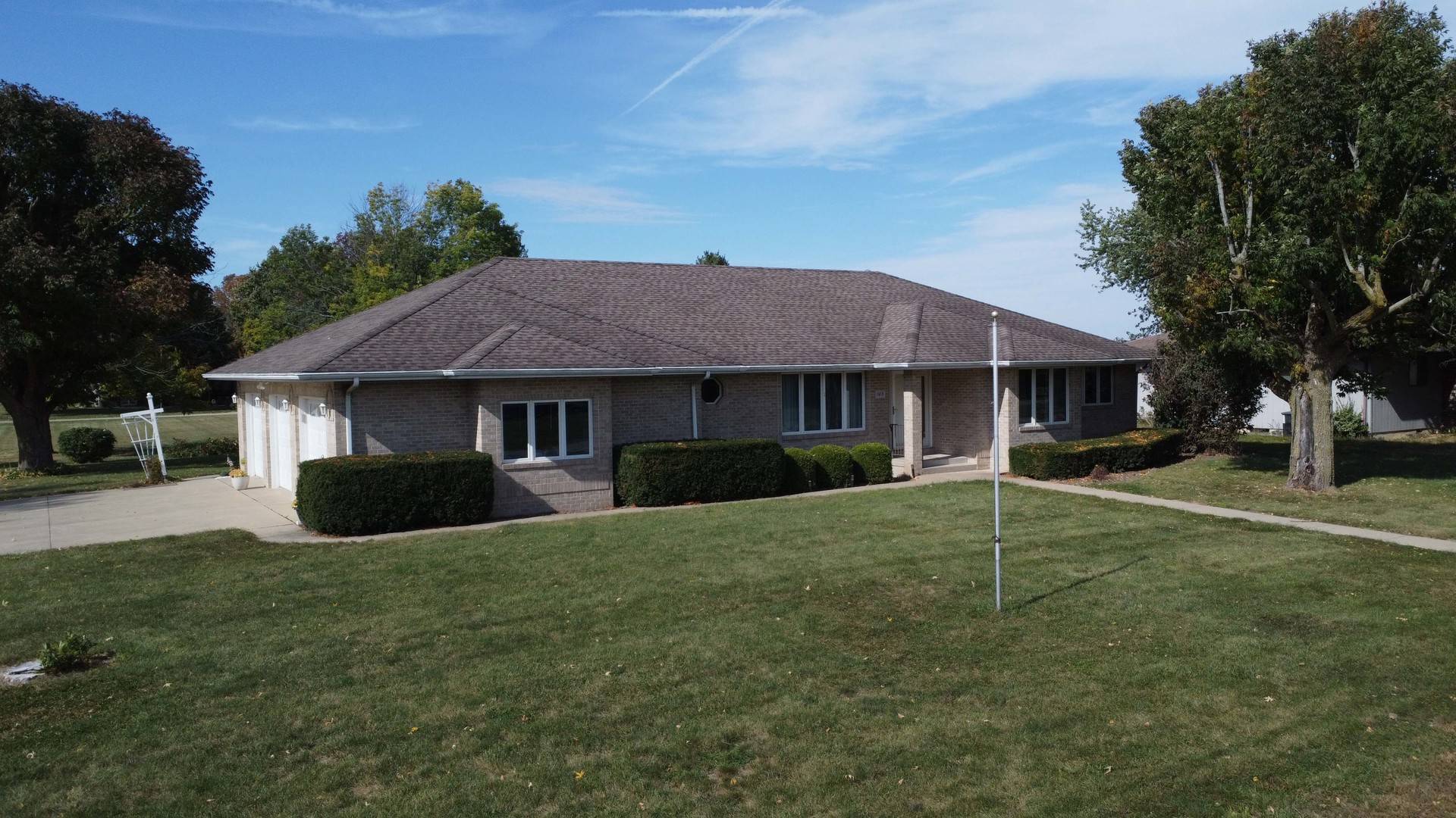 601 N Church ST, Crescent City, IL 60928