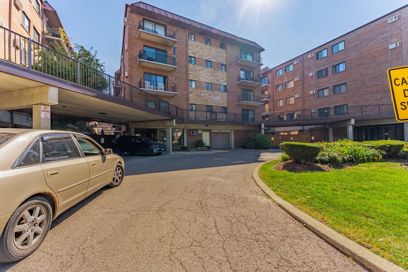 2325 N NEVA AVE #404B, Chicago, IL 60707