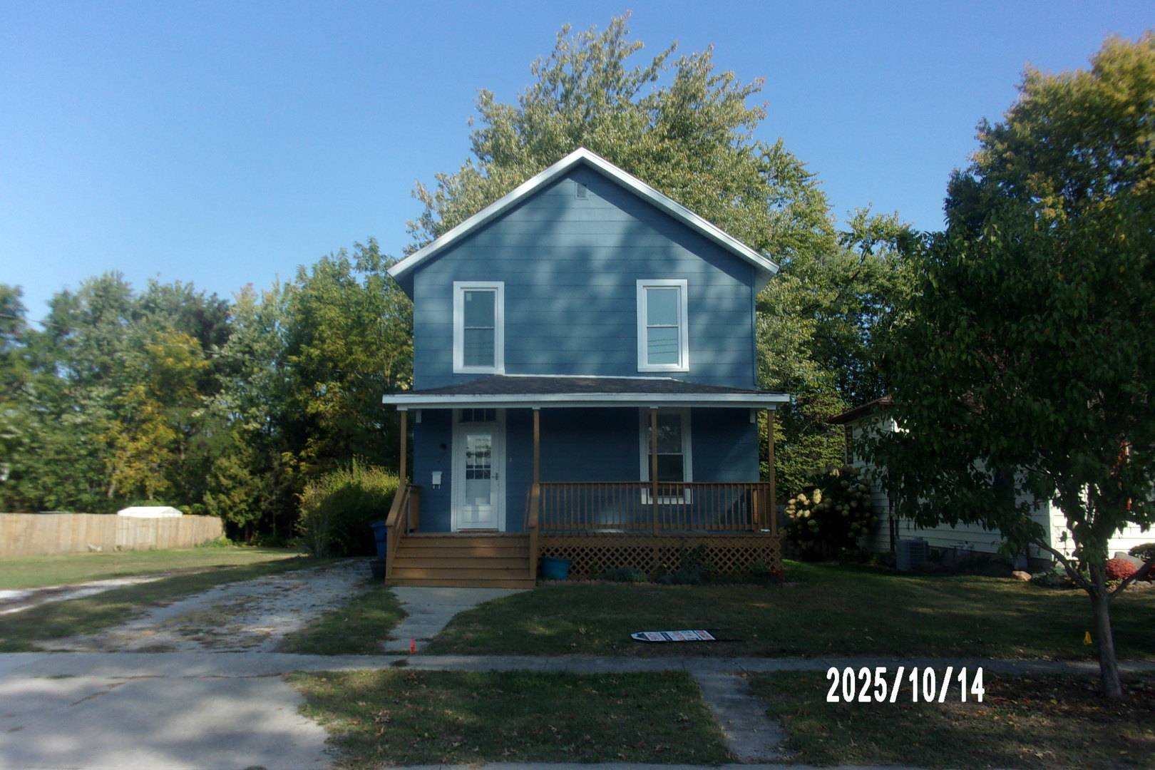 466 E Cherry ST, Watseka, IL 60970