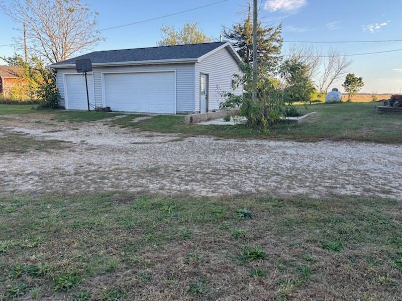 3940 E 20th RD, Serena, IL 60549