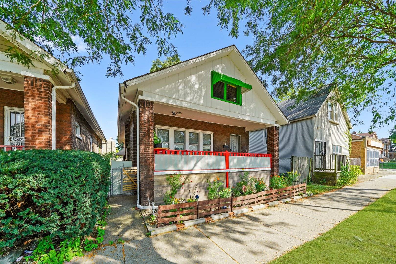 2016 E 93rd ST, Chicago, IL 60617