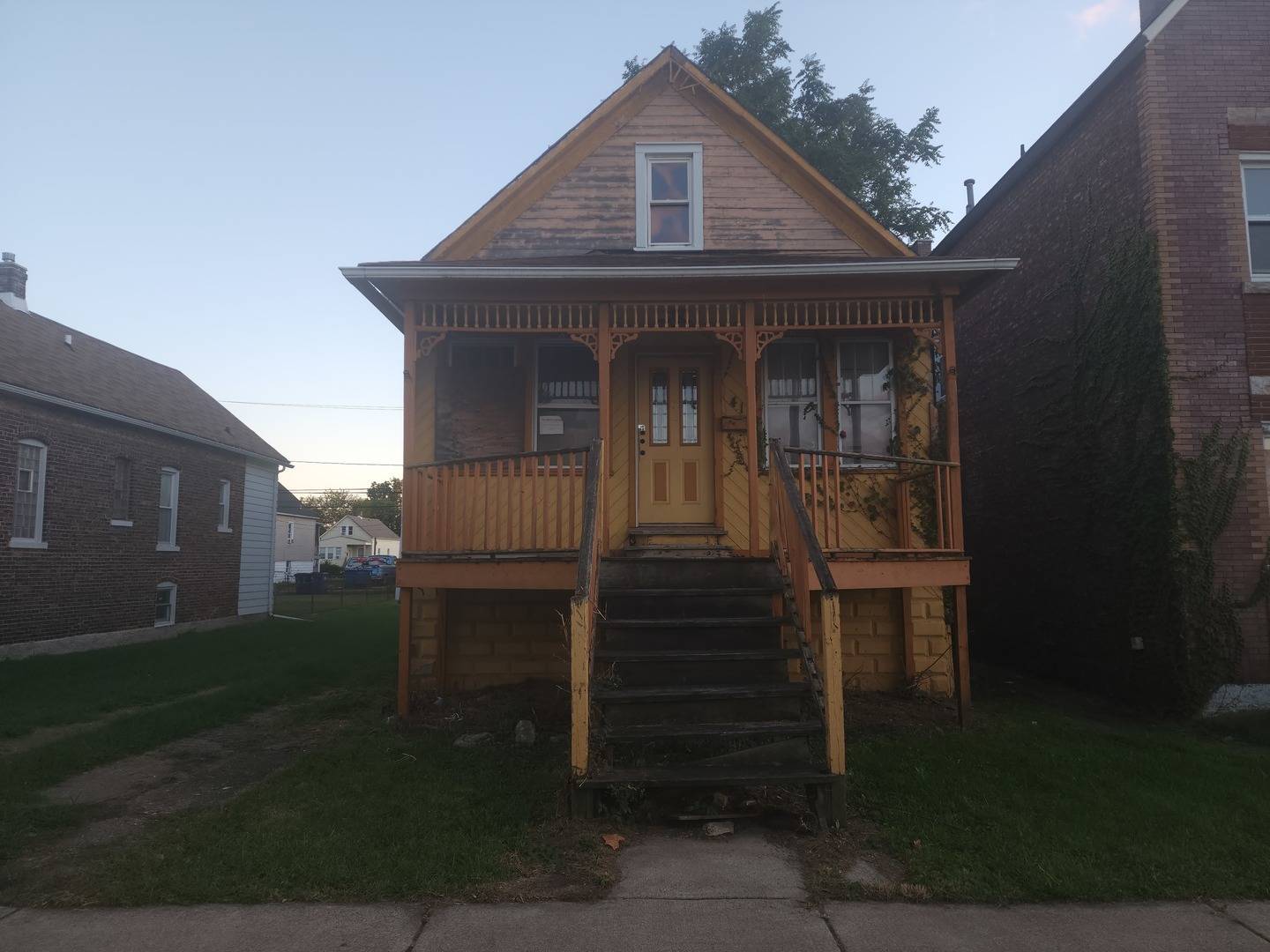 41 155th PL, Calumet City, IL 60409