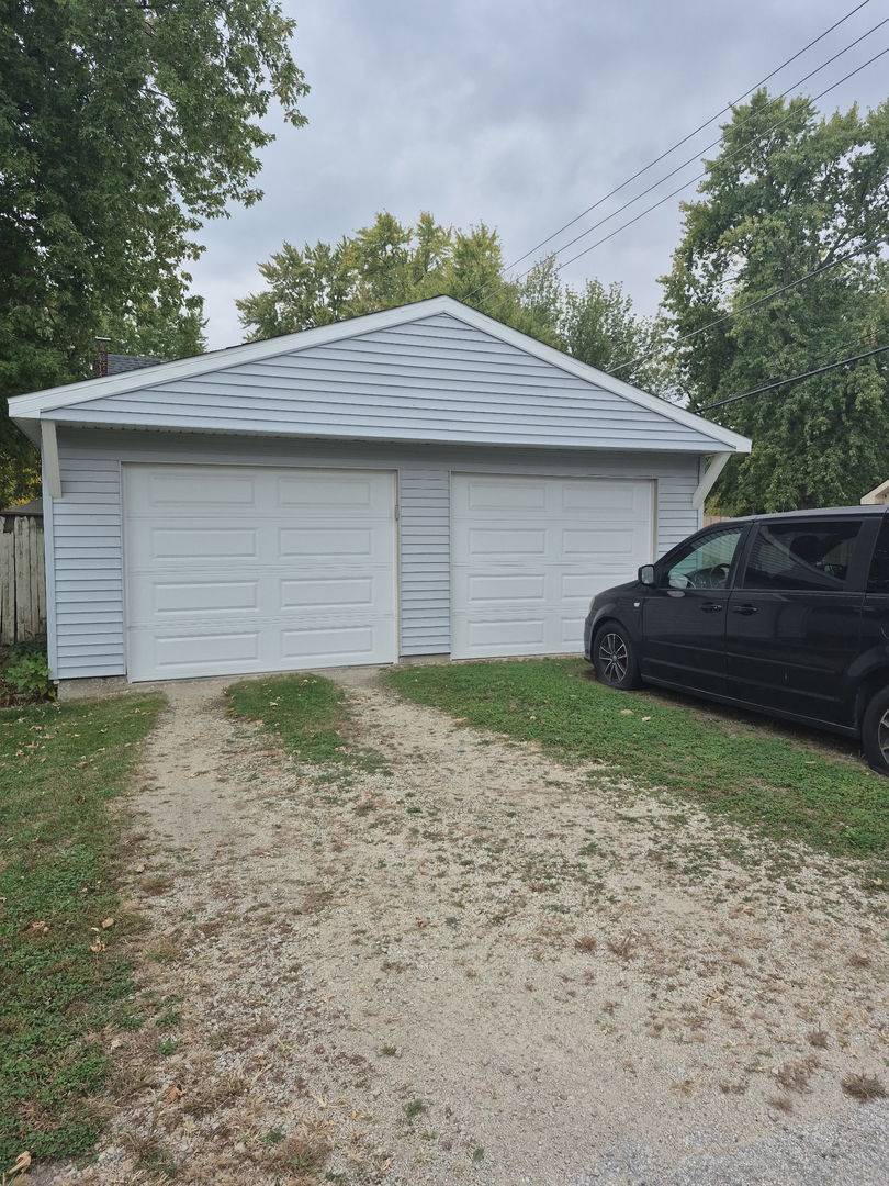 863 W Williams ST, Kankakee, IL 60901
