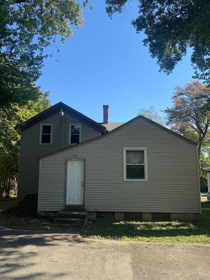 226 N Martin Luther King Jr AVE, Waukegan, IL 60085