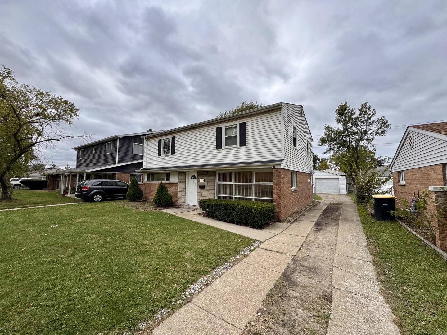 17318 Walter ST, Lansing, IL 60438