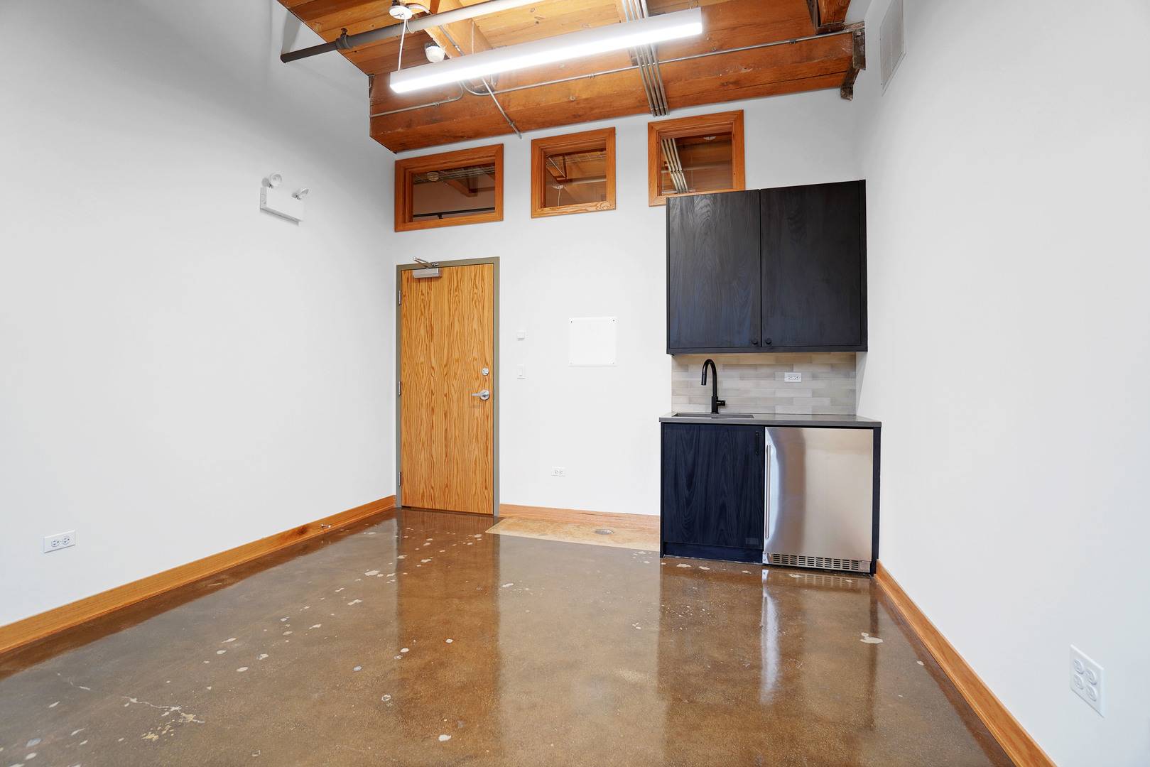 1806 W Cuyler AVE #101, Chicago, IL 60613