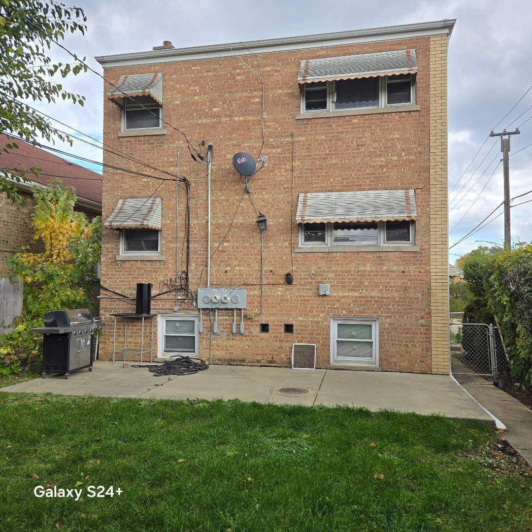 5600 N Mango AVE, Chicago, IL 60646