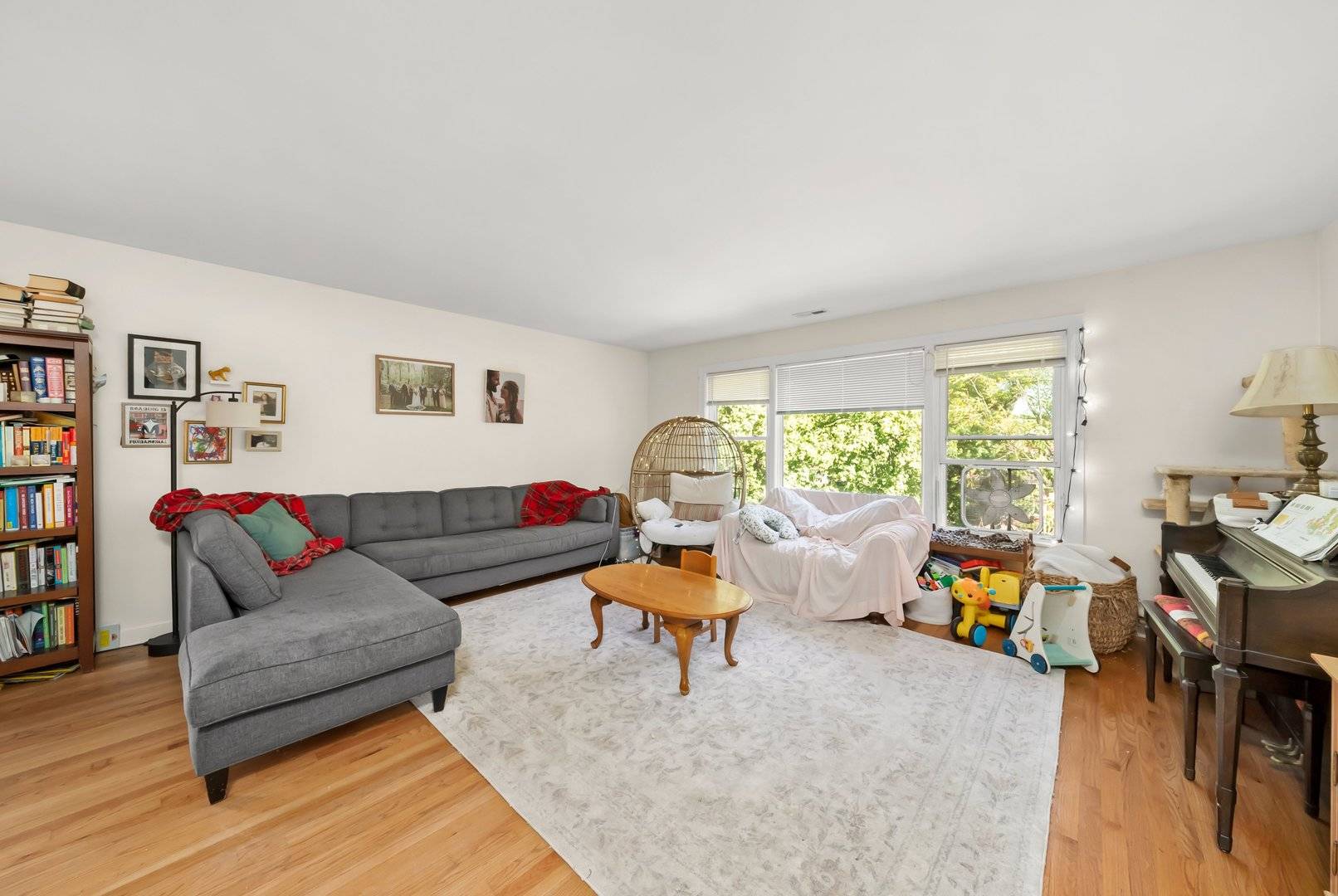 704 Florence AVE, Evanston, IL 60202