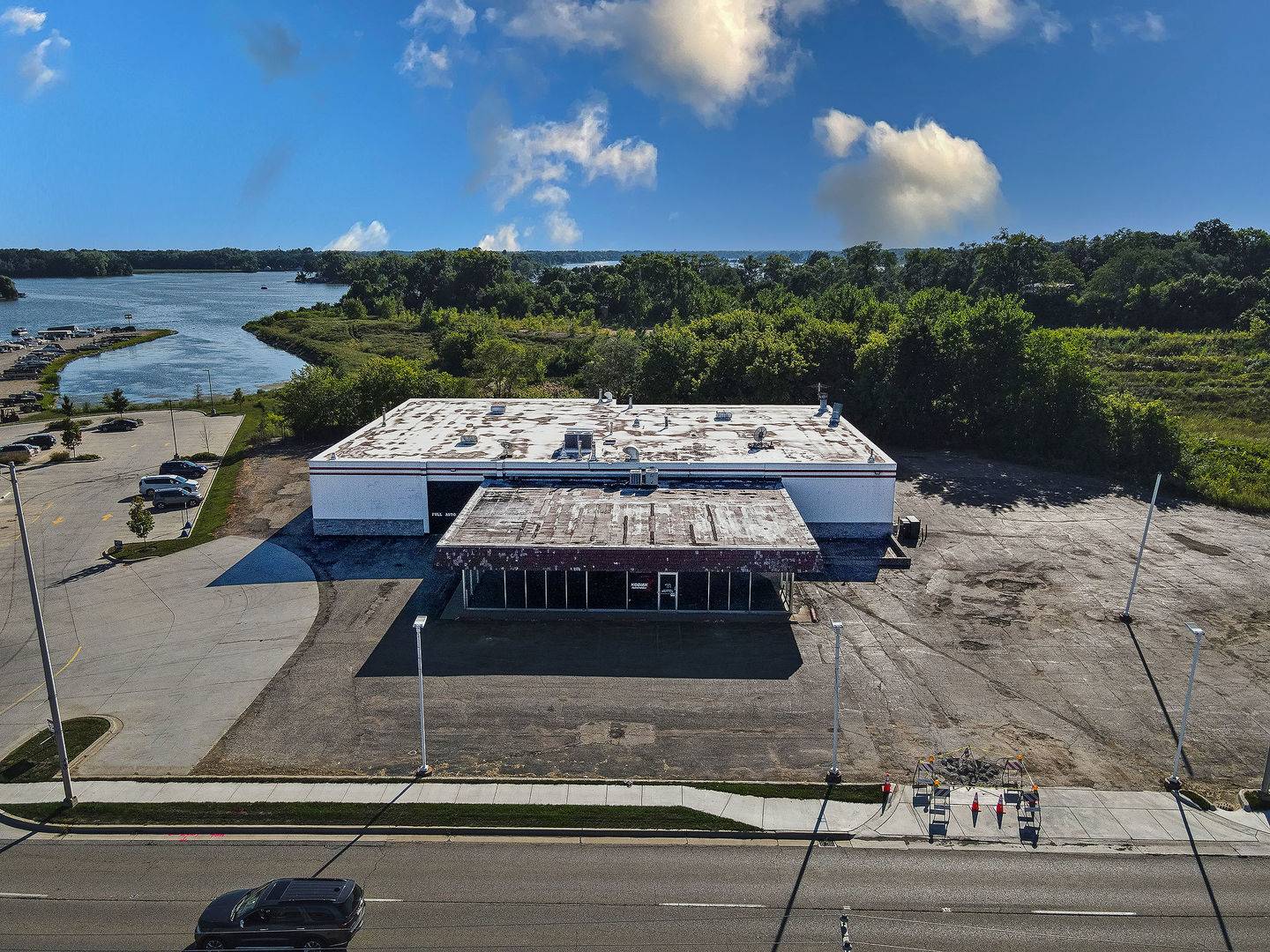 90 S Us Highway 12, Fox Lake, IL 60020