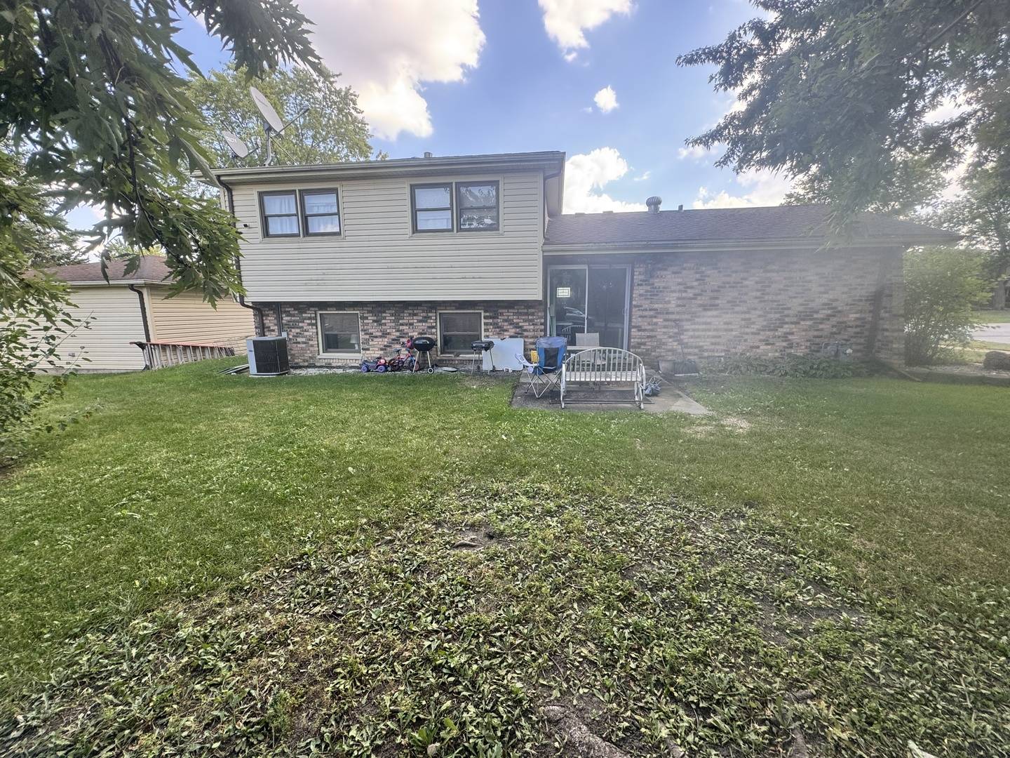 826 E 194th ST, Glenwood, IL 60425