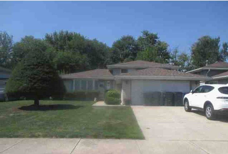 1259 Prince DR, South Holland, IL 60473