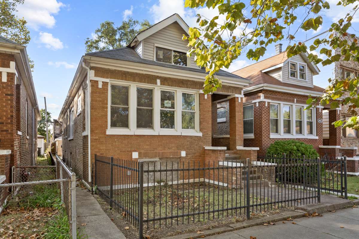 6954 S Paulina ST, Chicago, IL 60636