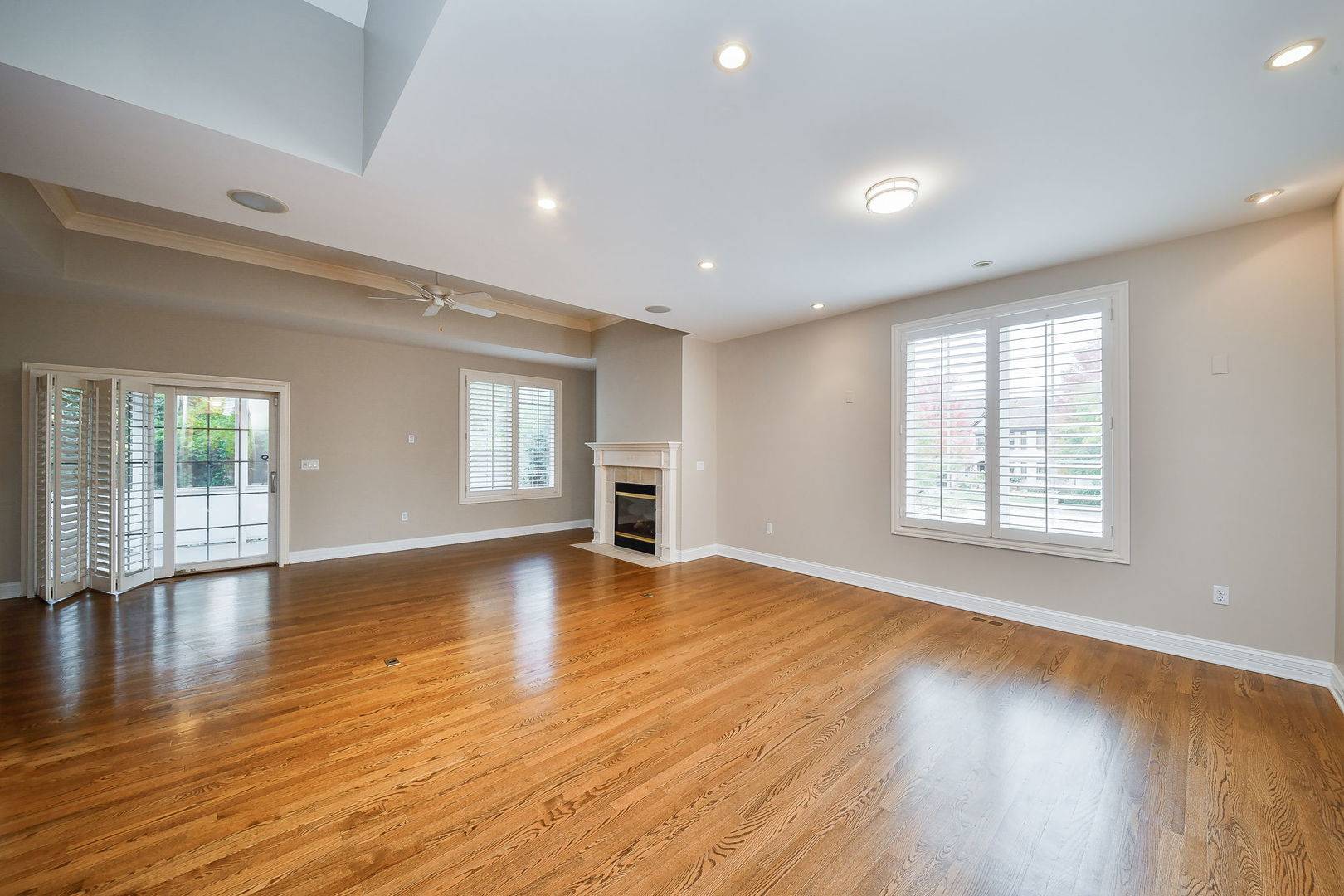 325 Delnor Glen DR #325, St. Charles, IL 60174