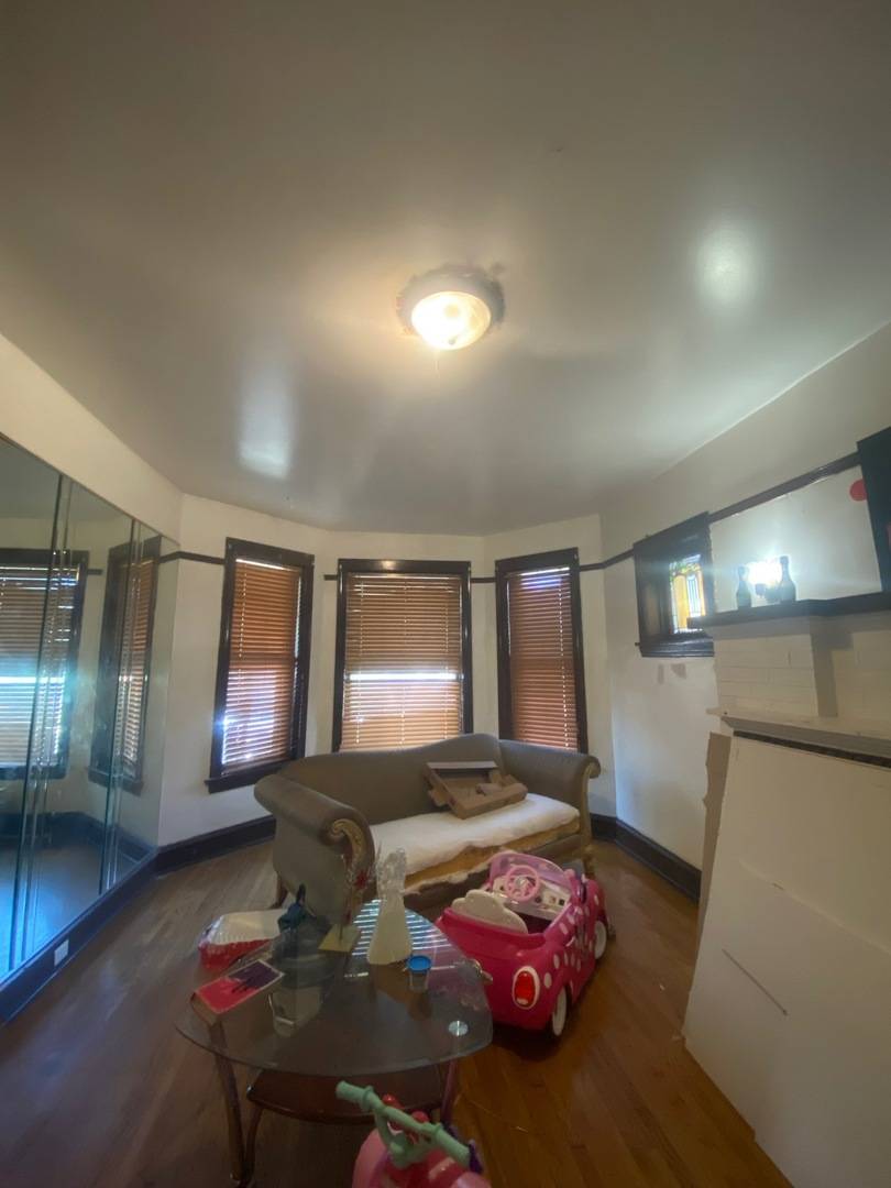 3903 W Monroe ST, Chicago, IL 60624