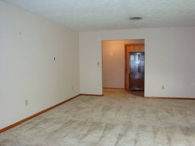 522 N Third ST, Cissna Park, IL 60924