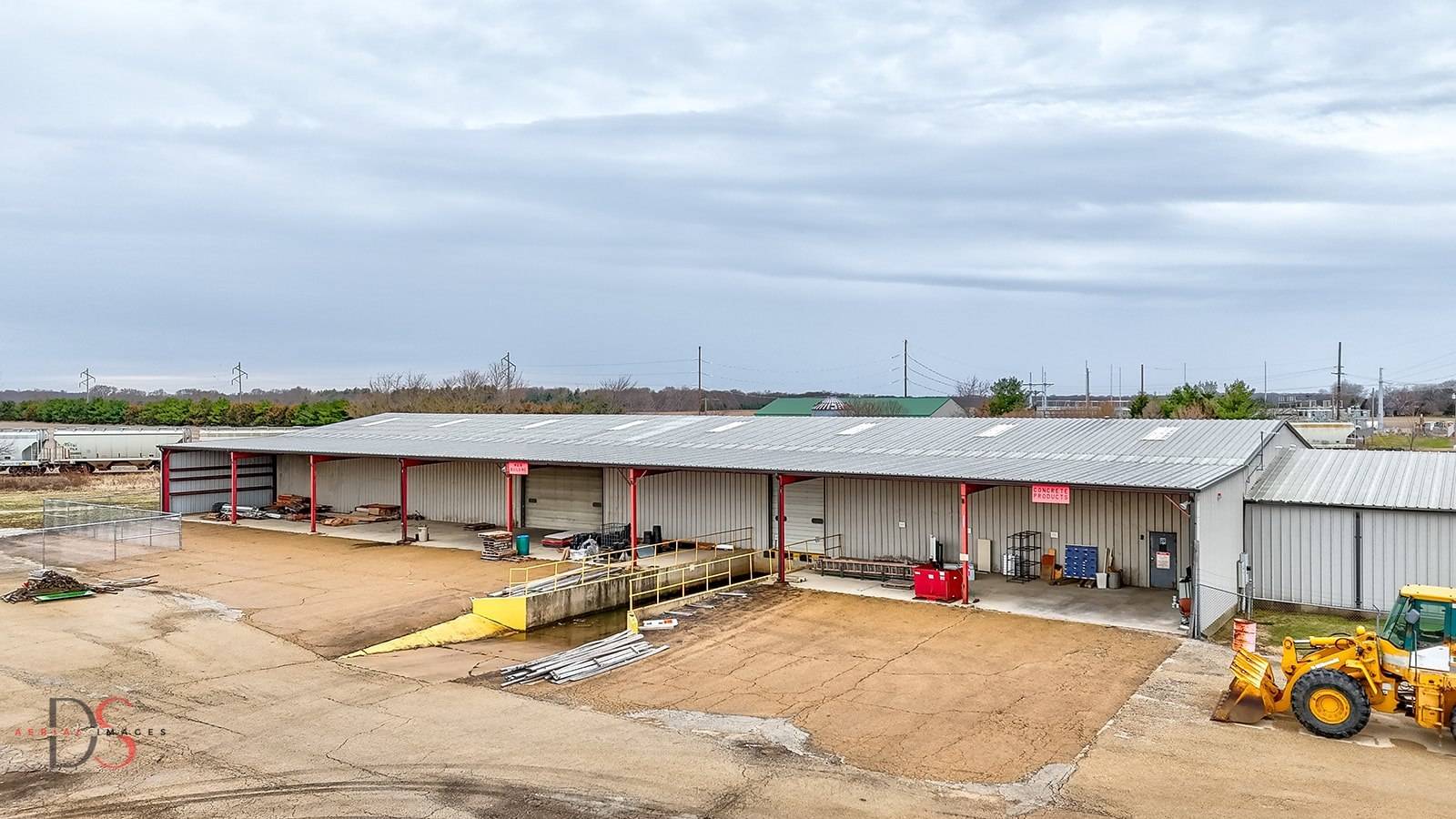 1021 Fosse RD, Ottawa, IL 61350