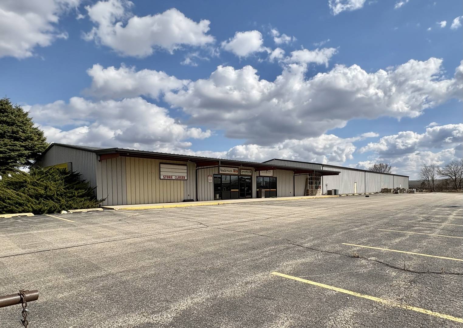 1021 Fosse RD, Ottawa, IL 61350