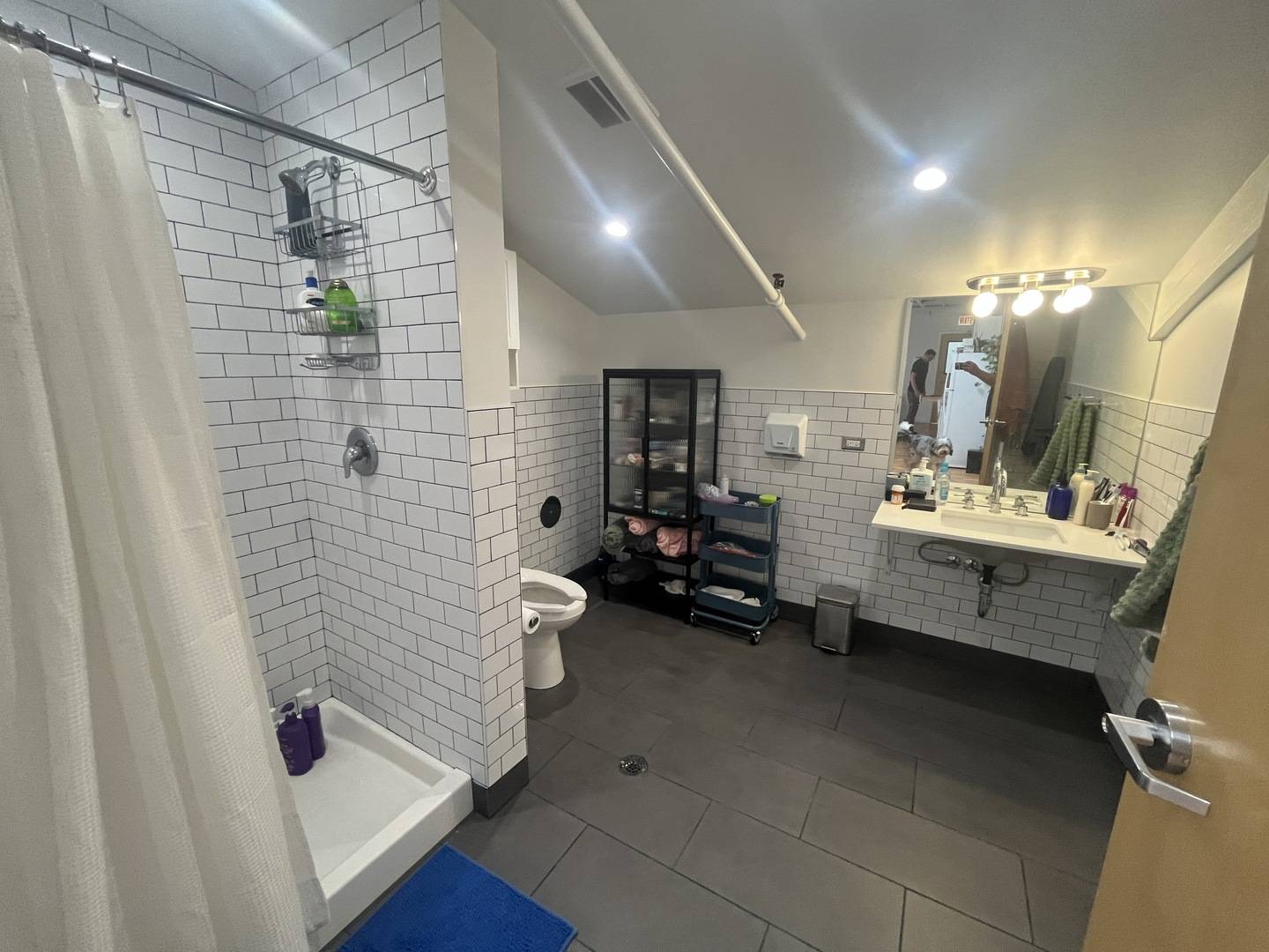 4900 N Elston AVE #2nd-Floor, Chicago, IL 60630