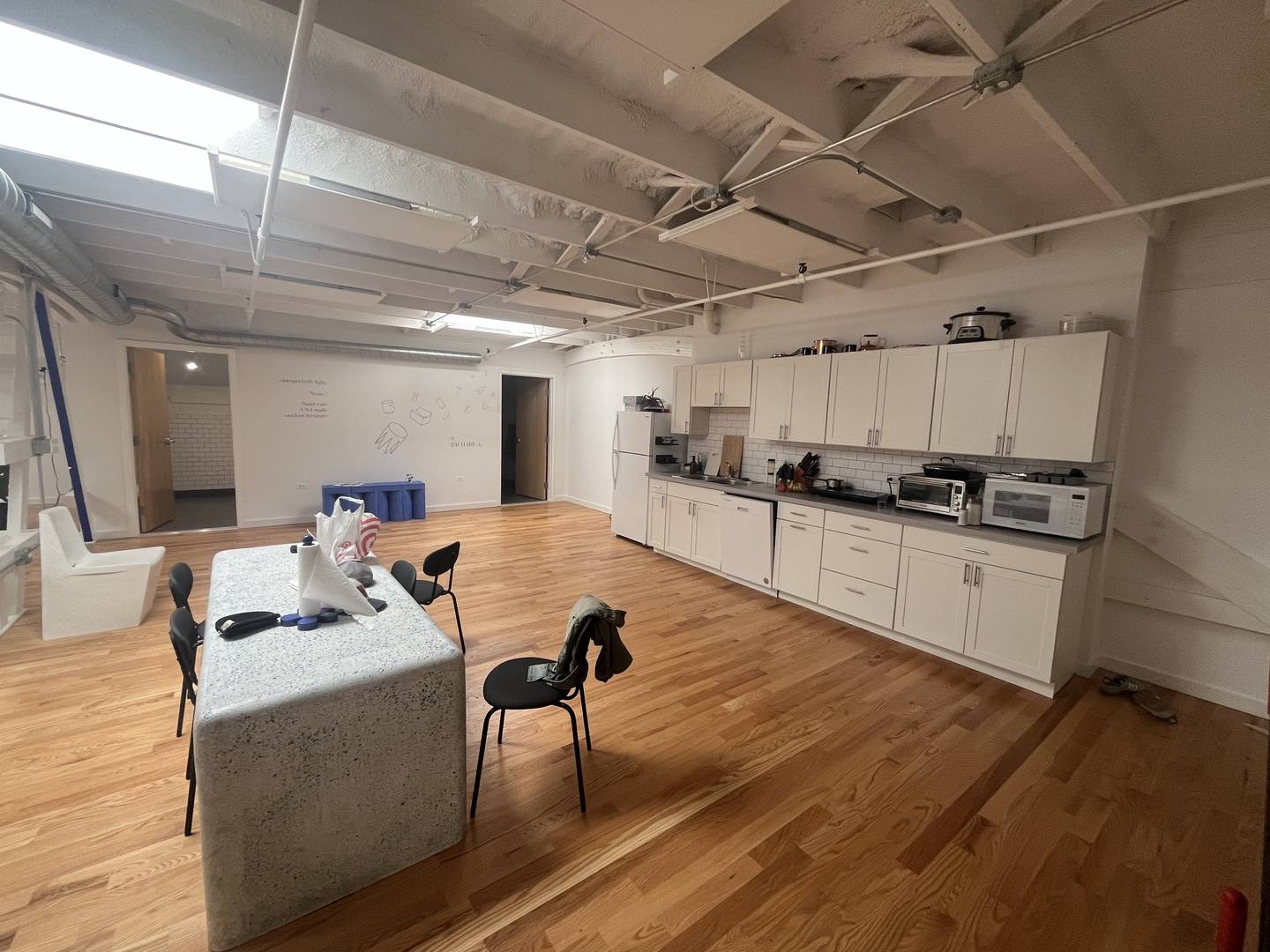 4900 N Elston AVE #2nd-Floor, Chicago, IL 60630