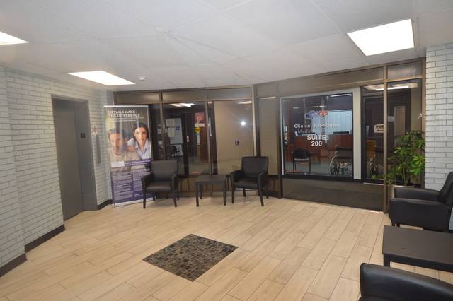 380 E Northwest HWY, Des Plaines, IL 60016