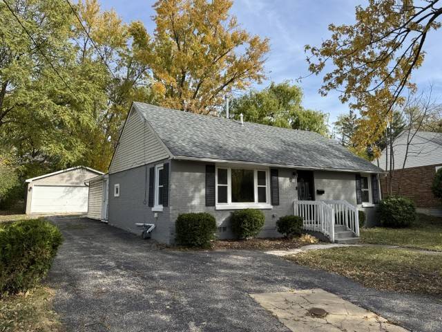54 Mionske DR, Lake Zurich, IL 60047