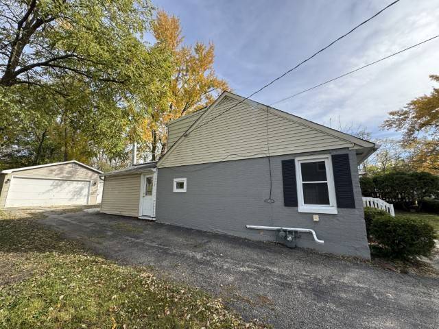 54 Mionske DR, Lake Zurich, IL 60047