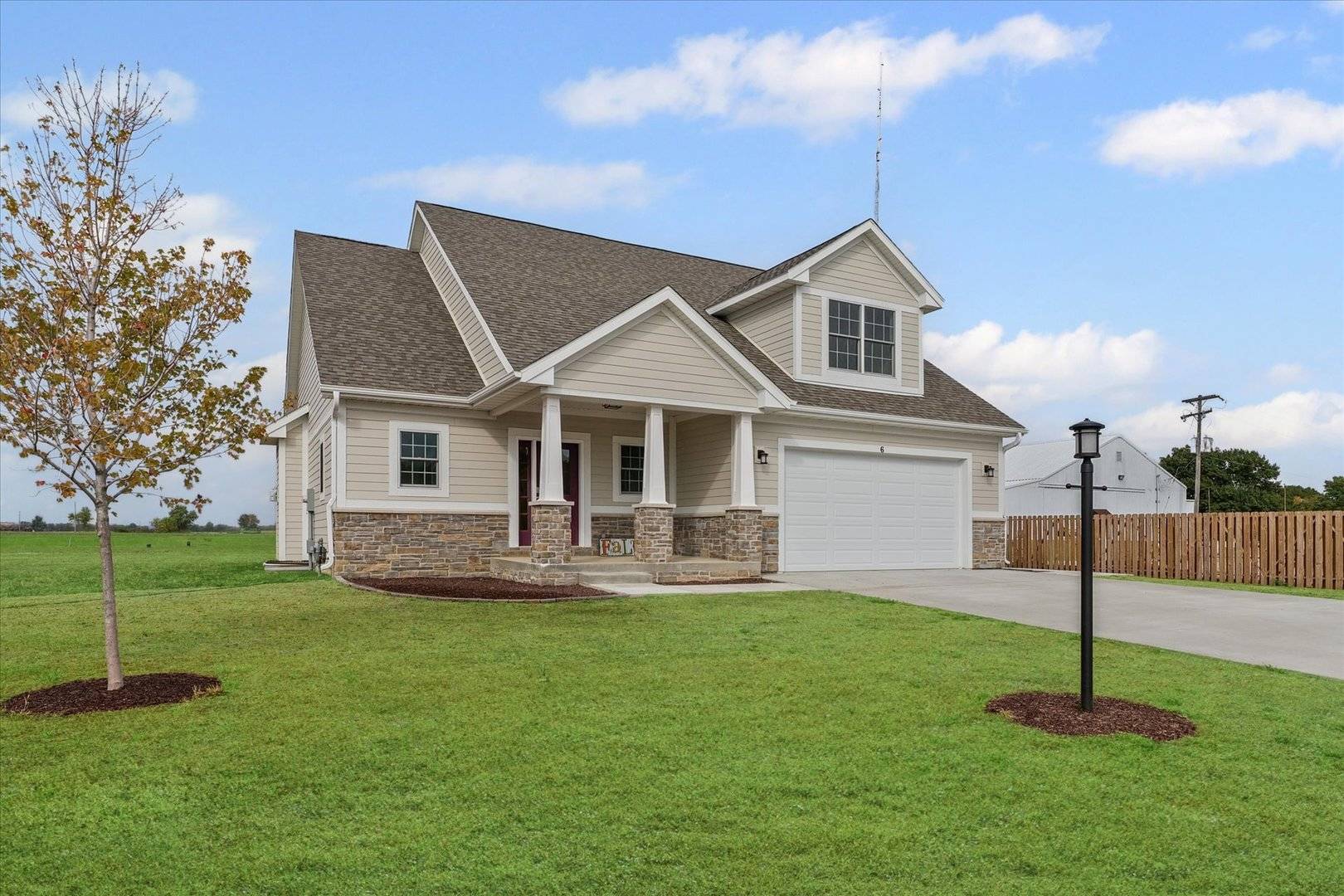 6 Foxtrot LN, Monticello, IL 61856