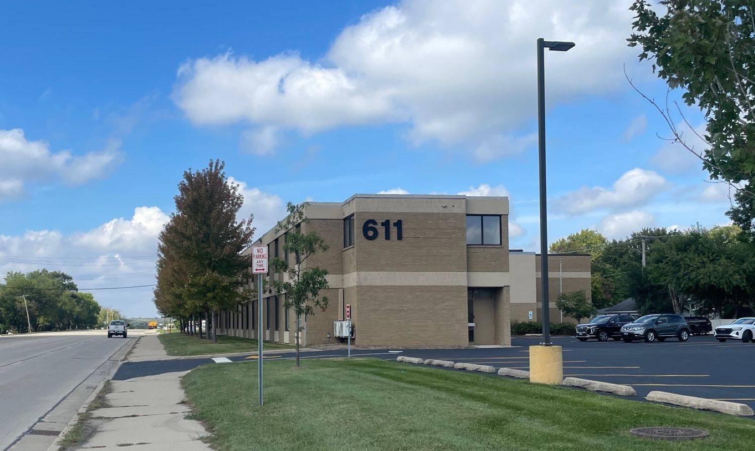 611 E Main ST, East Dundee, IL 60118