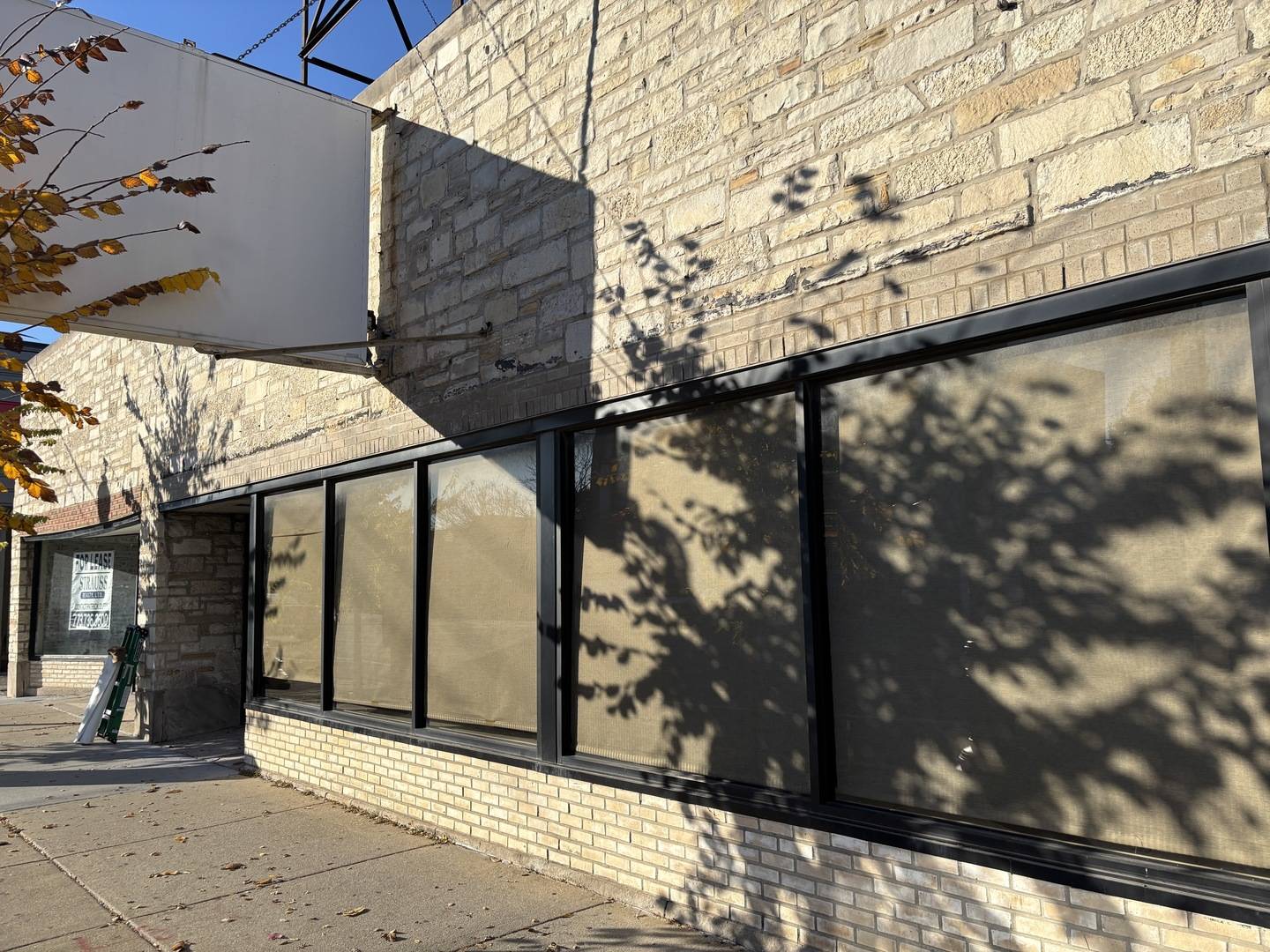 4210 W Irving Park RD, Chicago, IL 60641