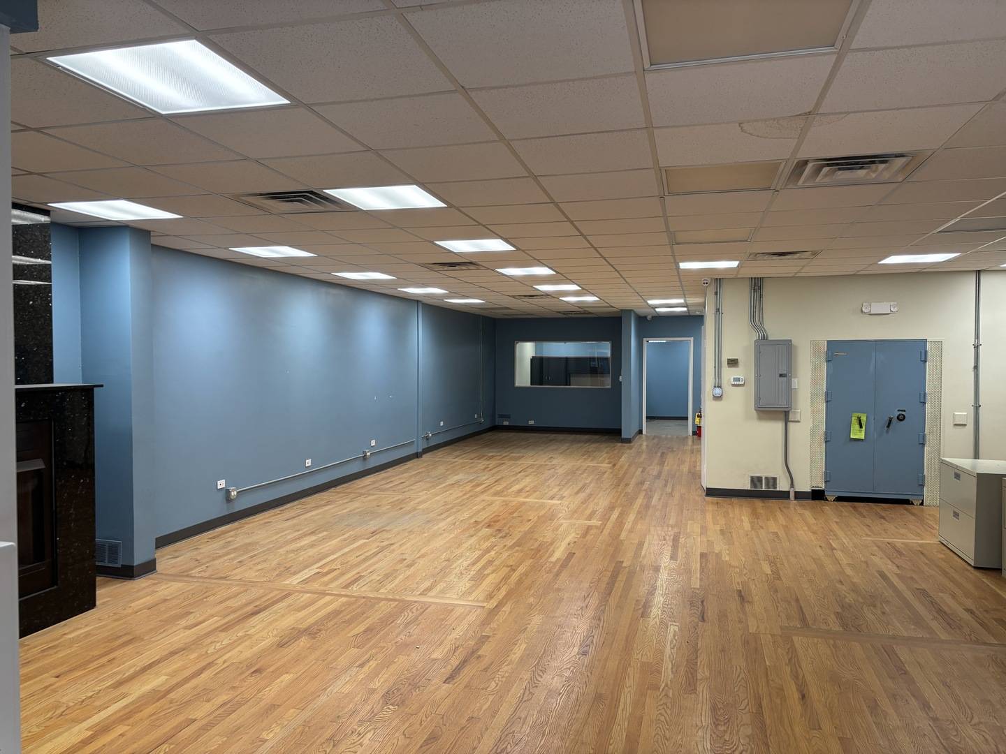 4210 W Irving Park RD, Chicago, IL 60641