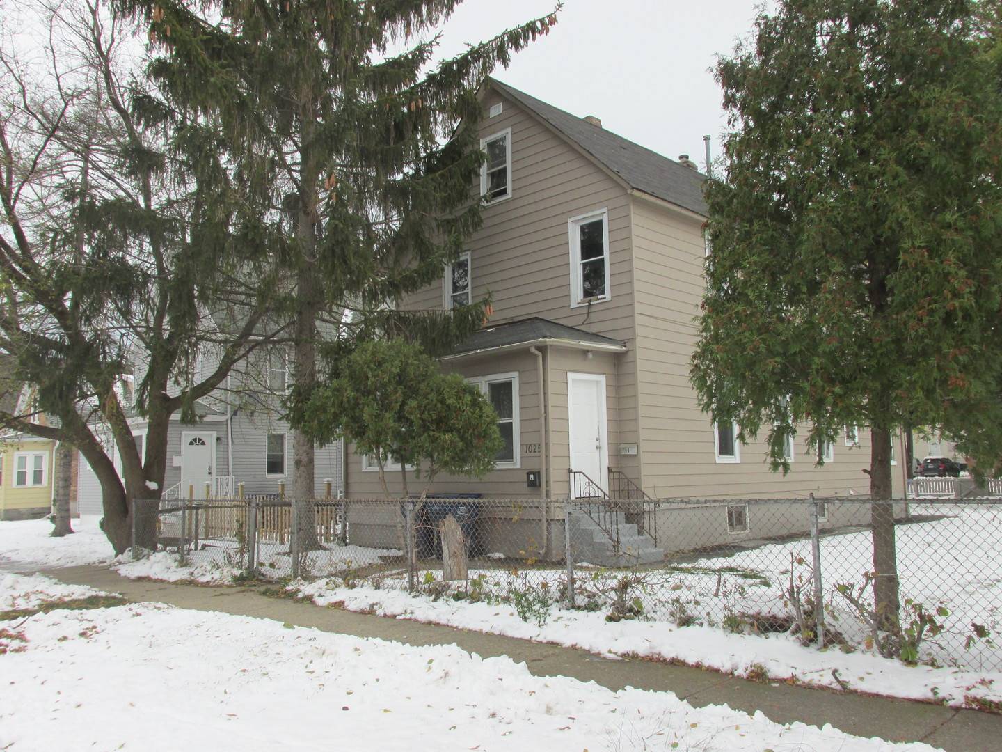1025 Lincoln ST, North Chicago, IL 60064